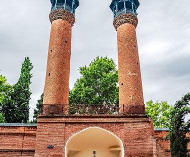  The Mosque of Shah Abbas A Masterpiece Depicting Divine Grandeur and Intricate Architectural Detail